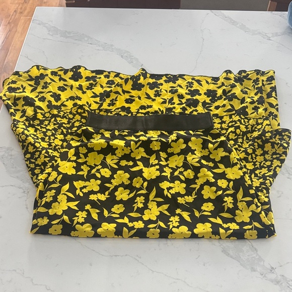 Alice + Olivia Sueann Asymmetric Tiered Ruffle Floral Silk Skirt, size 4 - Picture 5 of 6